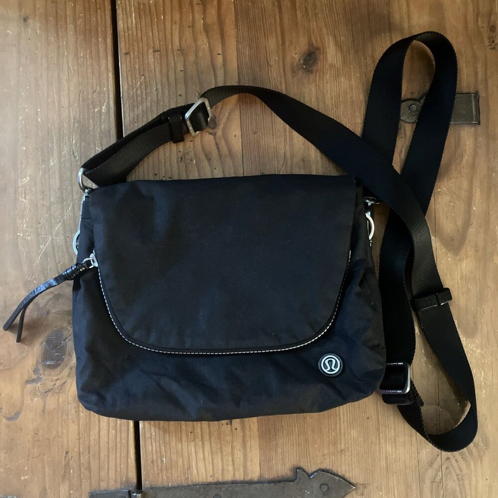 Lululemon 2010s Party Om Bag 5L Black Crossbody Messenger Cotton Blend Lined